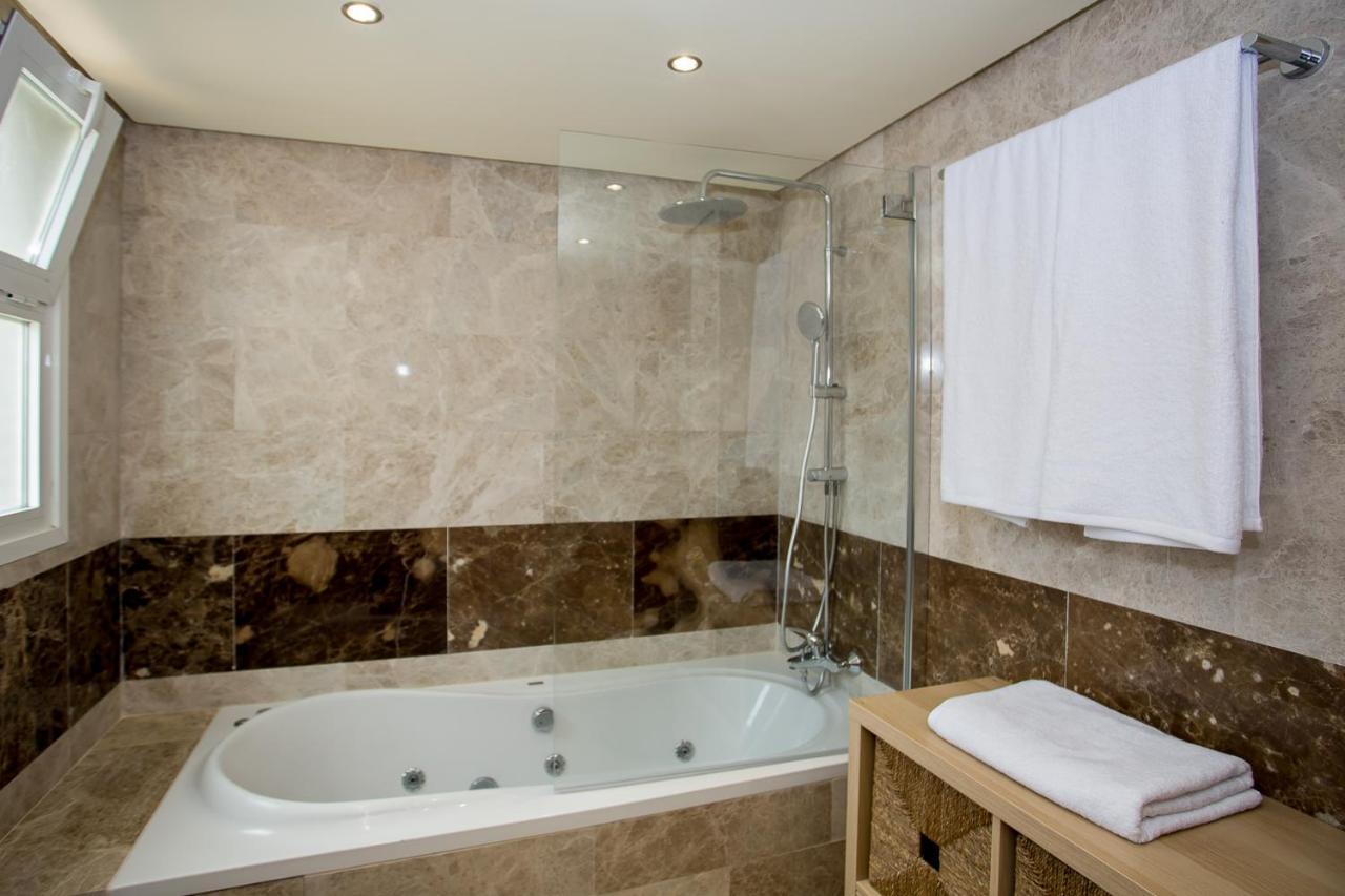 Manilva Townhouse With Spectacular Views Of Gibraltar Villa Eksteriør billede