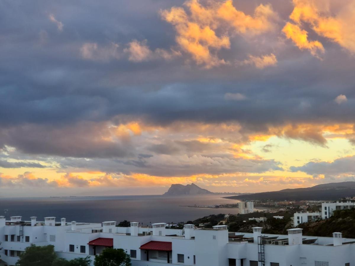 Manilva Townhouse With Spectacular Views Of Gibraltar Villa Eksteriør billede